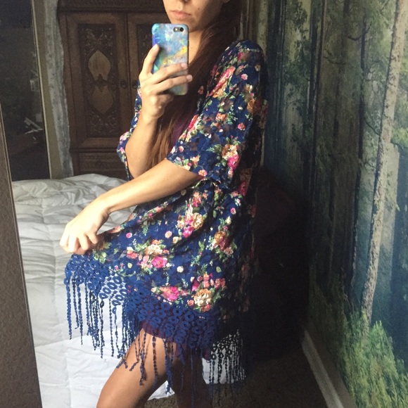 Tops - Floral lace kimono